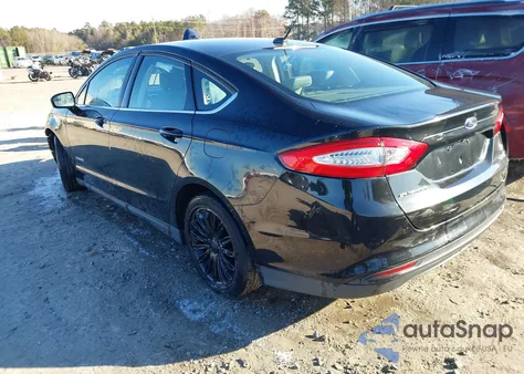 2015 Ford Fusion Hybrid S z USA, uszkodzony, nr VIN 3FA6P0UU4FR132583